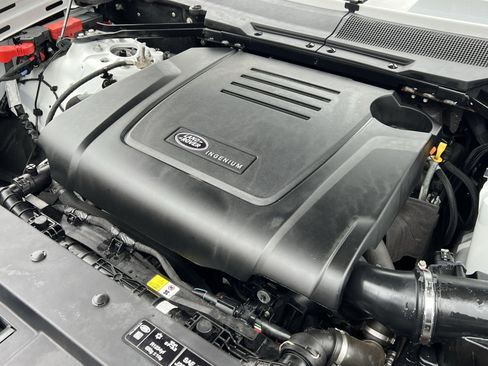 Used 2025 Land Rover Defender 110 S image 26