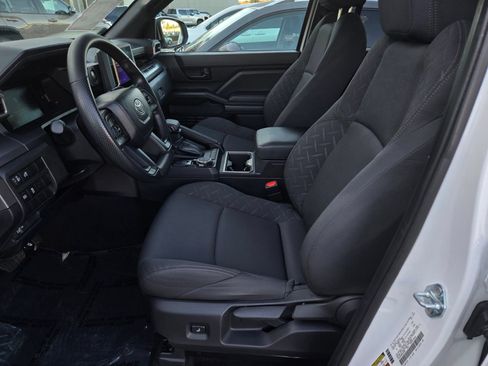 Used 2024 Toyota Tacoma SR5 AWD/4WD image 15
