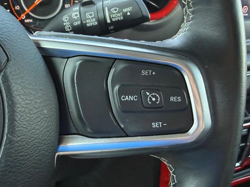 Used 2019 Jeep Wrangler Unlimited Sahara AWD/4WD image 18