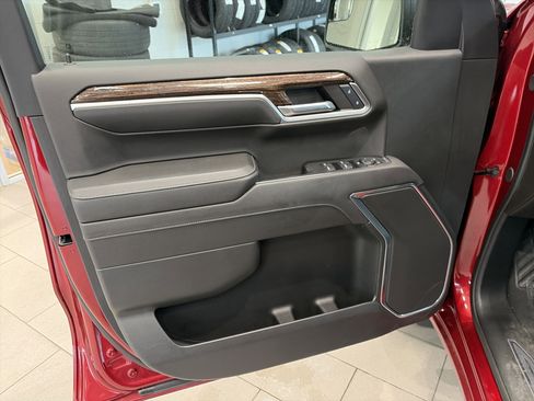 Used 2024 GMC Sierra 1500 Elevation image 19