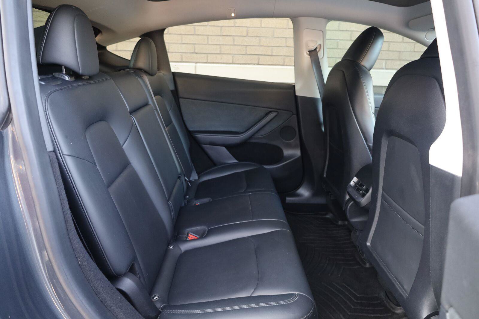Used 2023 Tesla Model Y Long Range AWD/4WD image 25