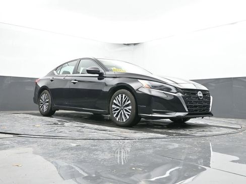 Used 2024 Nissan Altima 2.5 SV image 44