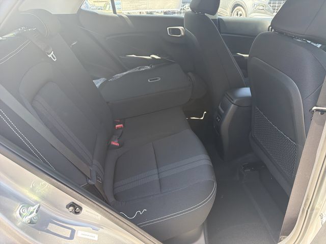 New 2026 Hyundai Venue SEL FWD image 17