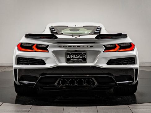 Used 2023 Chevrolet Corvette Z06 image 9