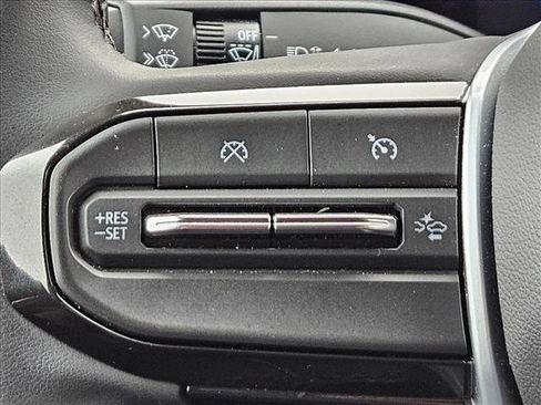 Used 2024 Chevrolet Colorado ZR2 w/ Technology Package AWD/4WD image 22