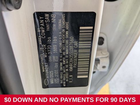 Used 2025 Hyundai Venue SEL FWD image 32