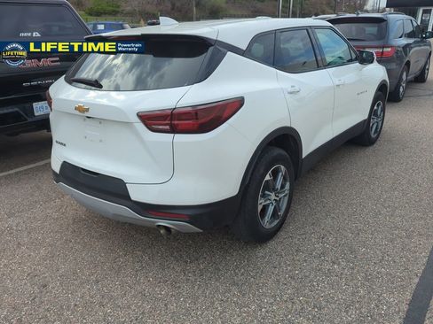 Used 2025 Chevrolet Blazer LT FWD image 4
