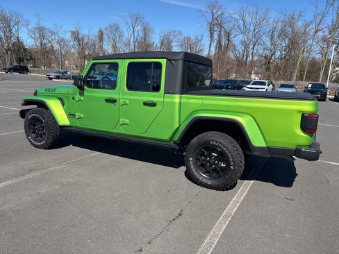 Used 2025 Jeep Gladiator Sport image 23