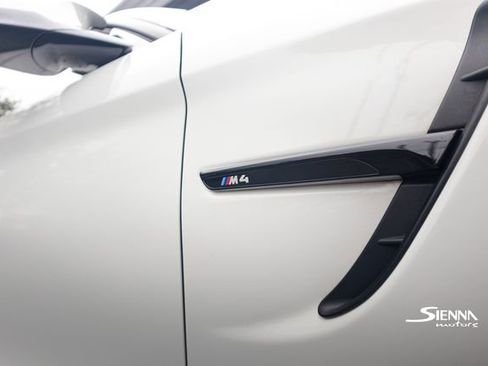 Used 2017 BMW M4 Convertible image 18