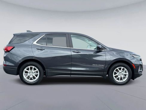 Used 2022 Chevrolet Equinox LT FWD image 2