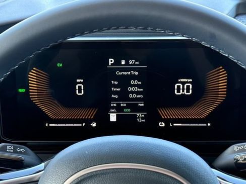 New 2026 Kia Carnival EX FWD image 32