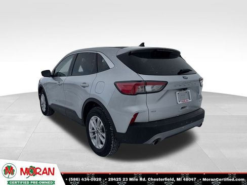 Used 2020 Ford Escape SE image 3