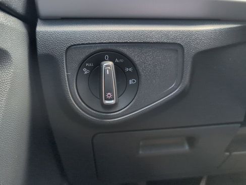 Used 2021 Volkswagen Atlas Cross Sport SE image 23