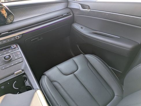 Used 2024 Hyundai Palisade Limited image 18