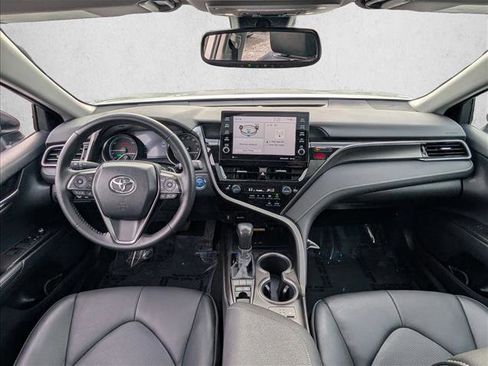 Used 2022 Toyota Camry XSE image 18