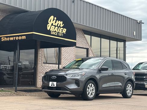 Used 2024 Ford Escape Active FWD image 1