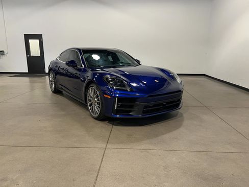 Used 2024 Porsche Panamera 4 image 1