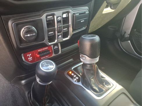 Used 2021 Jeep Gladiator Mojave AWD/4WD image 25