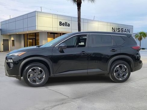 Used 2025 Nissan Rogue SV AWD/4WD image 2