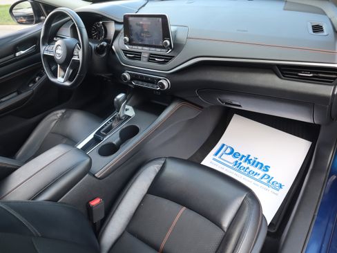 Used 2020 Nissan Altima 2.5 SR w/ Premium Package image 29