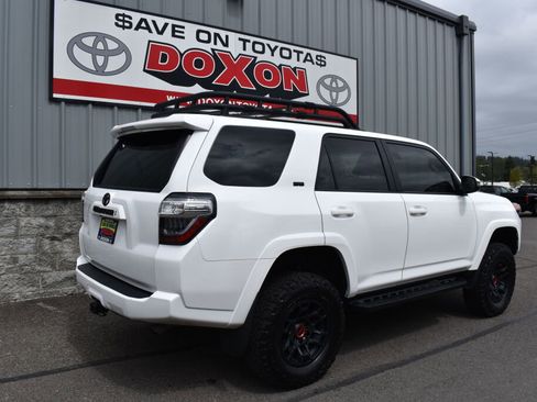 Used 2024 Toyota 4Runner SR5 Premium w/ Moonroof Package AWD/4WD image 5