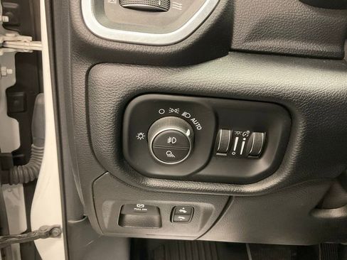 Used 2020 RAM 1500 Laramie image 11