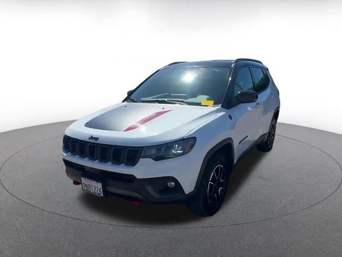 Used 2025 Jeep Compass Trailhawk w/ Trailer Tow Group image 7