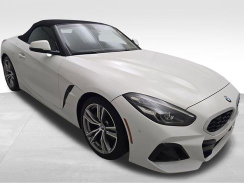 Used 2025 BMW Z4 sDrive30i image 2