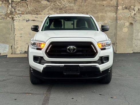 Used 2020 Toyota Tacoma SR w/ SX Package AWD/4WD image 9