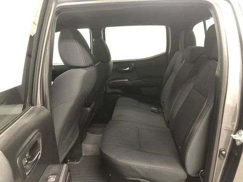 Used 2020 Toyota Tacoma TRD Sport AWD/4WD image 25
