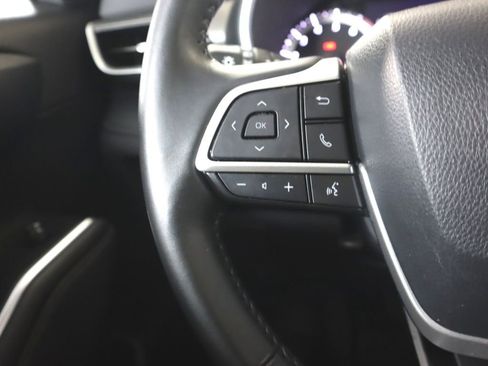 Used 2023 Toyota Highlander XLE image 18