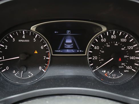 Used 2018 Nissan Pathfinder SL w/ SL Premium Package FWD image 10