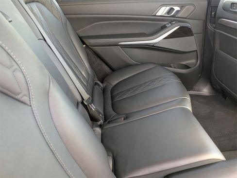 Used 2023 BMW X7 xDrive40i image 36