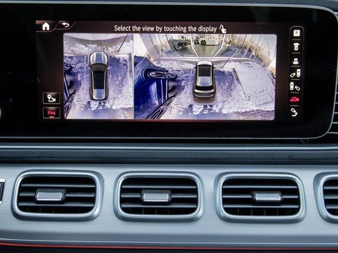 Used 2024 Mercedes-Benz GLS 450 4MATIC image 18