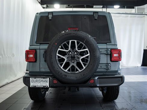 New 2026 Jeep Wrangler Unlimited Sahara AWD/4WD image 5