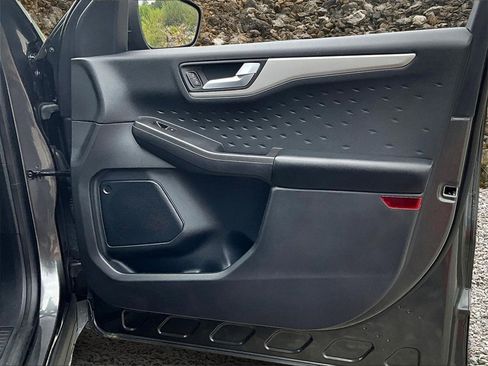 Used 2020 Ford Escape SEL image 23