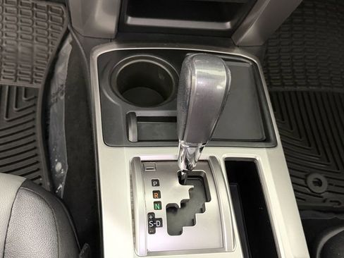 Used 2015 Toyota 4Runner SR5 Premium image 34