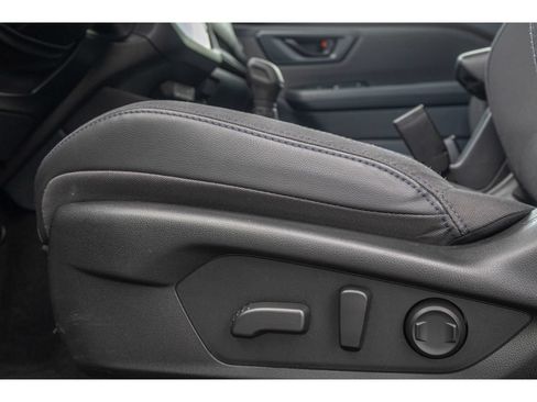 Used 2025 Subaru Forester Premium w/ Convenience Package #1 AWD/4WD image 16