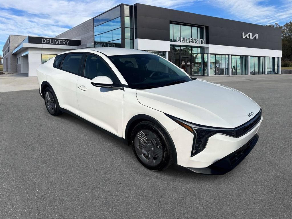 Certified 2026 Kia K4 FWD image 1
