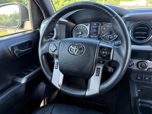 Certified 2022 Toyota Tacoma Limited image 16