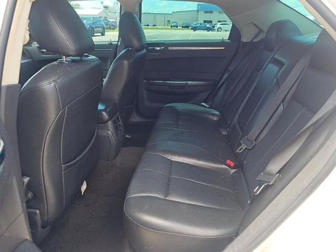 Used 2010 Chrysler 300 Touring RWD image 14