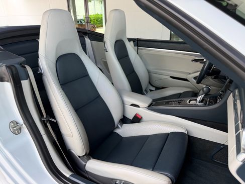 Used 2018 Porsche 911 Carrera image 35