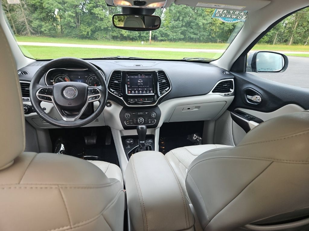 Used 2019 Jeep Cherokee Limited w/ Technology Group AWD/4WD image 22
