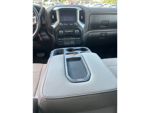 Used 2022 Chevrolet Silverado 2500 LT AWD/4WD image 11