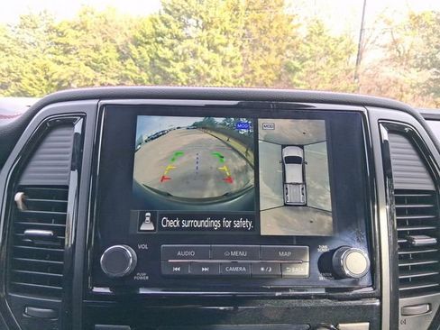 Used 2021 Nissan Titan PRO-4X w/ Pro-4x Convenience Package image 9