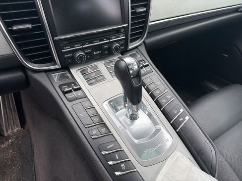 Used 2015 Porsche Panamera 4 image 37