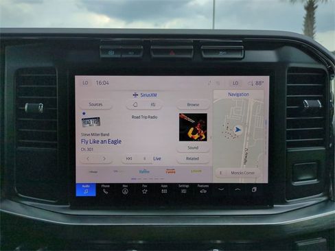 Used 2023 Ford F350 Lariat w/ Sport Appearance Package image 18