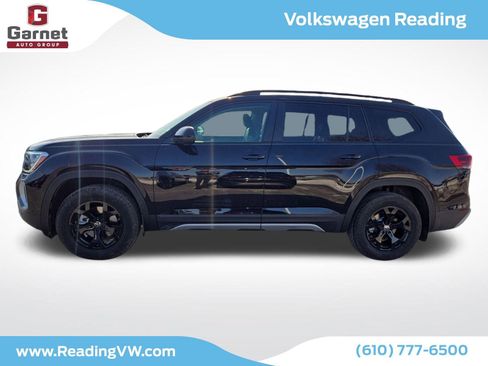New 2026 Volkswagen Atlas Peak Edition image 2
