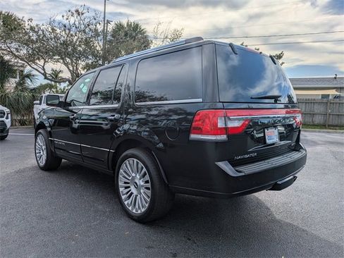 Used 2015 Lincoln Navigator 4WD image 6