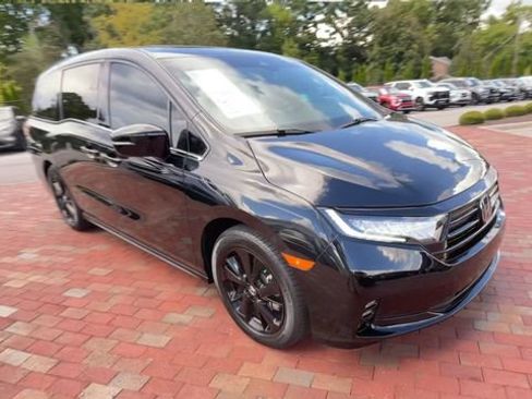 Certified 2024 Honda Odyssey Sport image 3